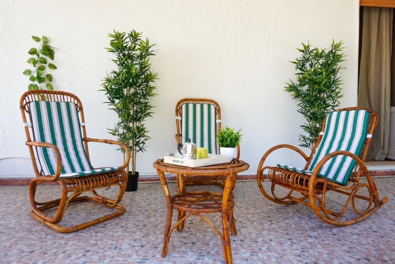 Villa Aurelia -Seafront Apartment With Patio Flumini di Quartu Zewnętrze zdjęcie