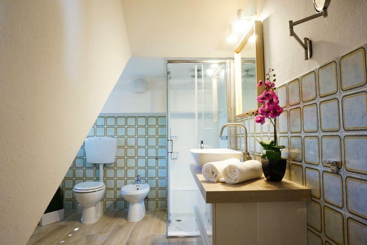 Villa Aurelia -Seafront Apartment With Patio Flumini di Quartu Zewnętrze zdjęcie