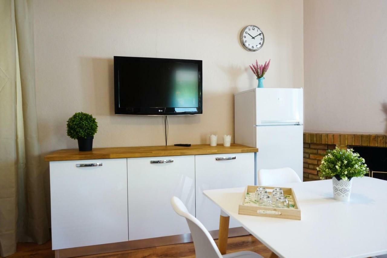 Villa Aurelia -Seafront Apartment With Patio Flumini di Quartu Zewnętrze zdjęcie