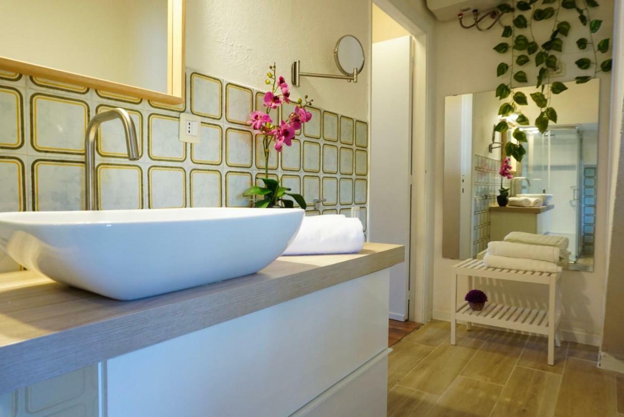 Villa Aurelia -Seafront Apartment With Patio Flumini di Quartu Zewnętrze zdjęcie