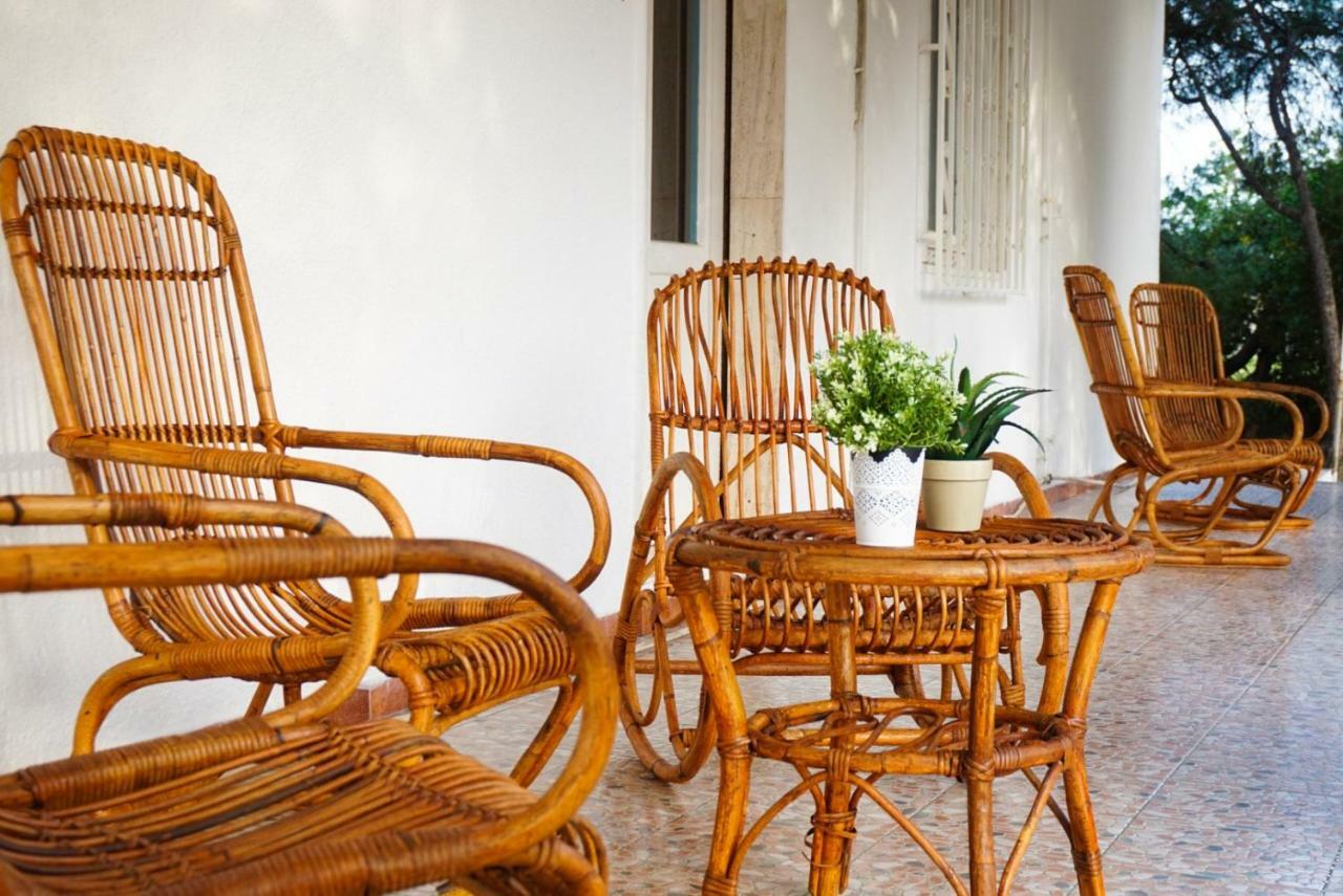 Villa Aurelia -Seafront Apartment With Patio Flumini di Quartu Zewnętrze zdjęcie